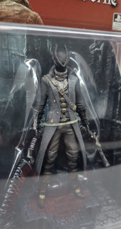 Totaku Collection Bloodborne The Hunter Action Figure in Toys & Games in Windsor Region - Image 3