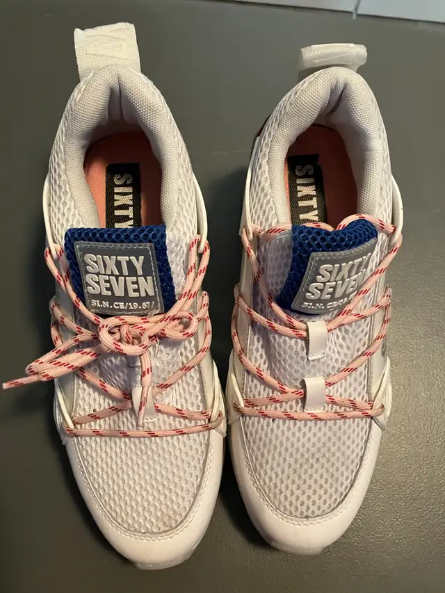 Womens shoes --Chaussures  pour femmes -  Taille 7,5 in Women's - Shoes in City of Montréal - Image 4