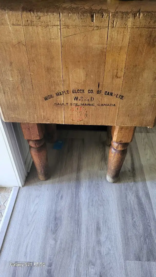 Meuble Antique Bloc  de Boucher en érable in Other in Laval / North Shore - Image 9