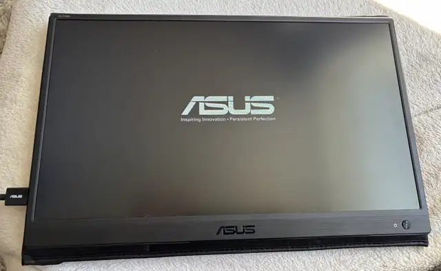 asus portable monitor mb165b in Monitors in Cambridge - Image 2
