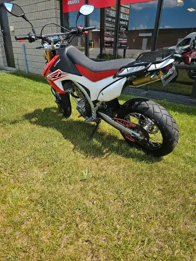 2015 CRF 250L Supermoto Warp 9 wheel pkg Many many upgraded Bike is tuned properly All stock parts c...