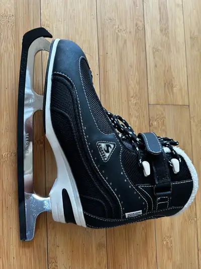Women’s figure skates size 8, View more