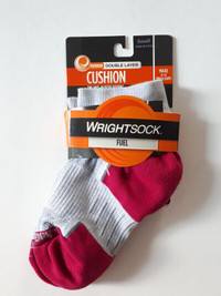 New Women's Wrightsock Running/Hiking Socks Shoe Size 4-6