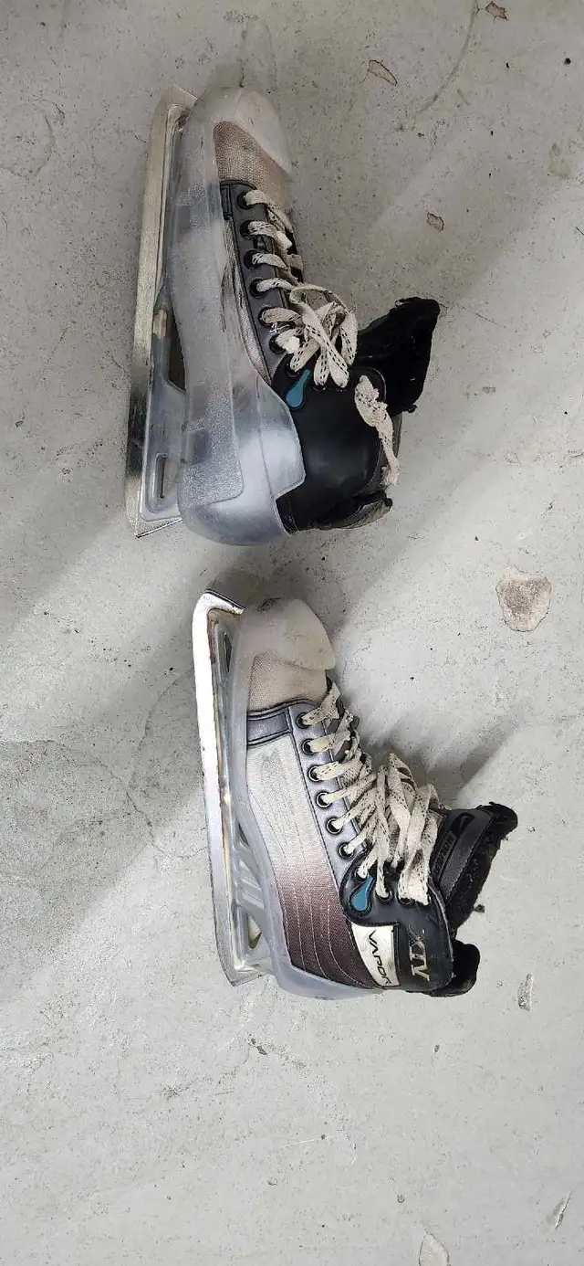 Senior size 8.5 goalie skates in Hockey in Mississauga / Peel Region - Image 3