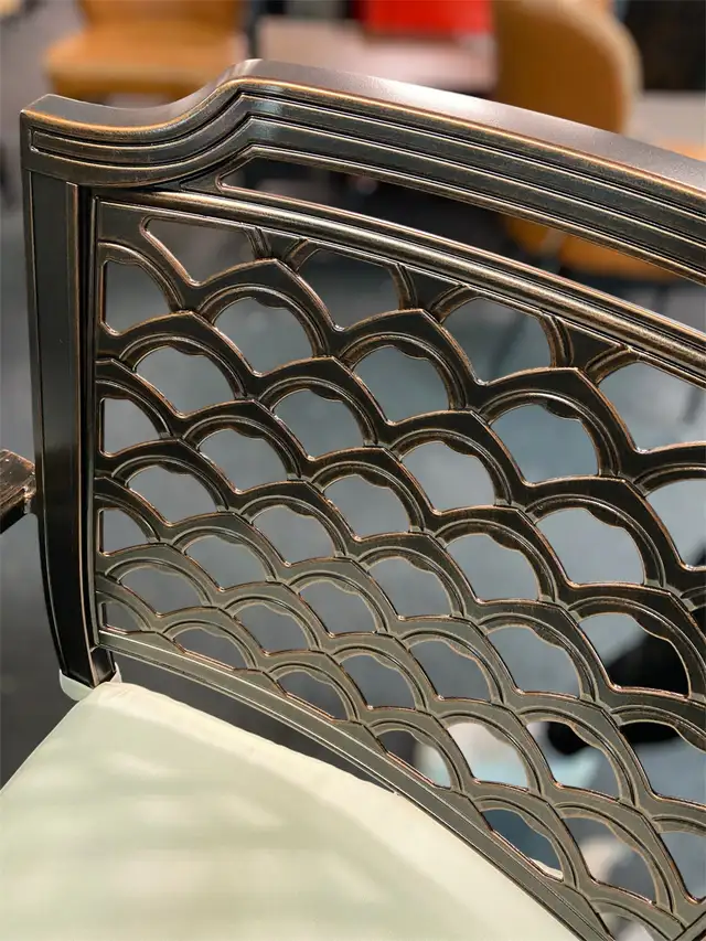 47” Cast Aluminum Outdoor Fire Pit BBQ Dining Table Set in Patio & Garden Furniture in Markham / York Region - Image 4