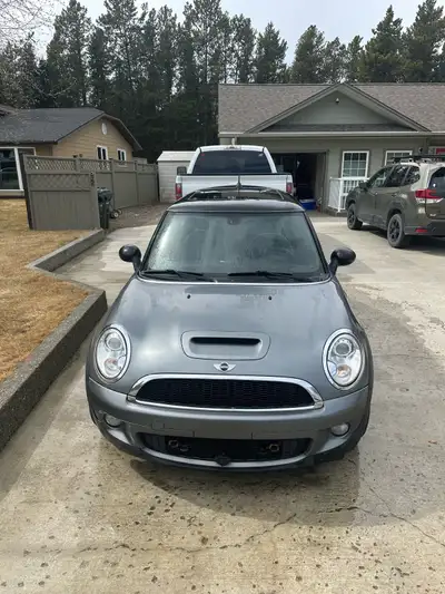 2008 Mini Cooper S 2 Door hatchback, Turbocharged 1.6 ltr engine, 6 speed manual transmission, Dual...