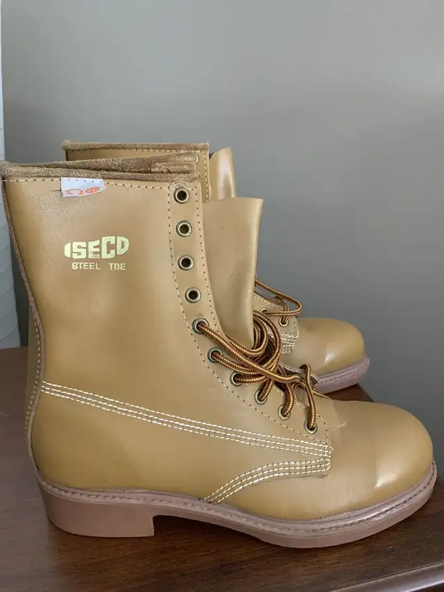 Bottes de travail  cap d’acier gr:8   in Men's Shoes in Laurentides - Image 2