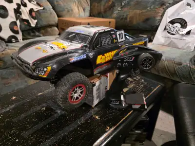 Traxxas Slash 4x4 ultimate, View more