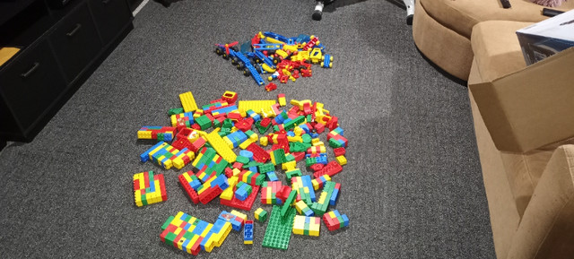 Lego Duplo 15 lbs lot, mini figures, blocks, trains, etc in Toys & Games in Hamilton - Image 4