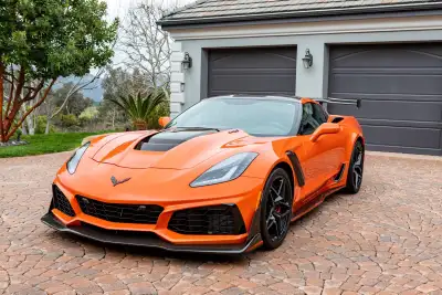 Looking to buy a Chevrolet Corvette Zr1 manual