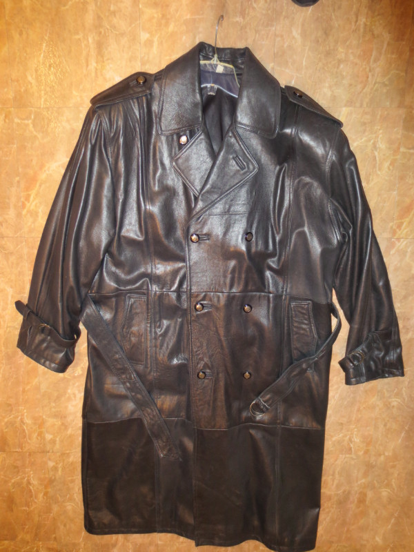 Manteau en cuir noir pour homme, payé plus de 800$ avant taxe. dans Hommes  à Longueuil/Rive Sud