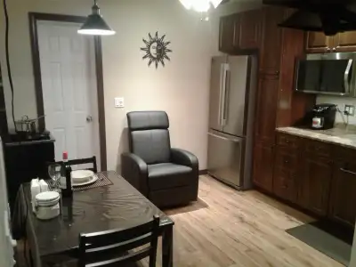 Deux 3 1/2 situés à L’Ancienne-Lorette près de tous les service, incluant; chauffage, électricité, c...