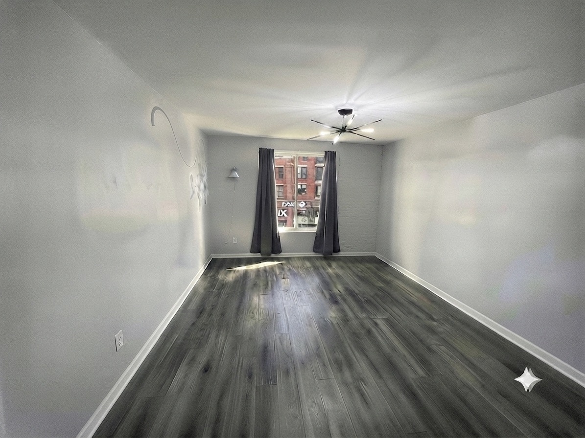 4970 Chem. Queen Mary — photo 3