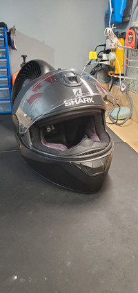 Shark D-Skwal Motorcycle Helmet