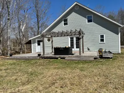 3 bedroom, 1 bathroom house for rent on a 1 acre property. It is in Walden, 25 mins outside of Mahon...