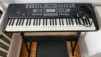 Selling my RockJam RJ-561 electronic keyboard in excellent condition. It was only used few times, so...