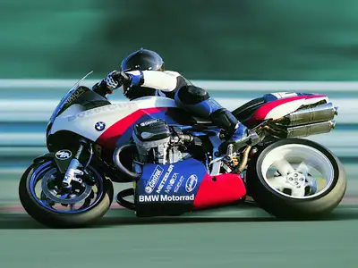 This 2004 BMW Boxer Cup is in excellent mechanical and cosmetic condition, with 37,520 kms. It is cu...
