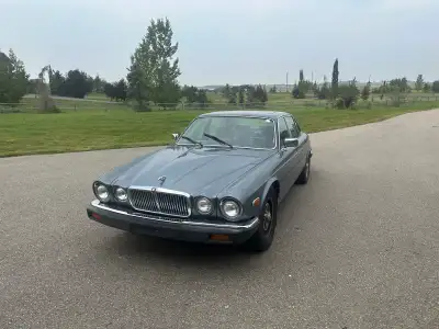 187,000 KM Mechanicaly great nice interior, couple minor rust spots.