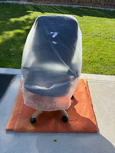 Steelcase Leap V2 Like New , View more