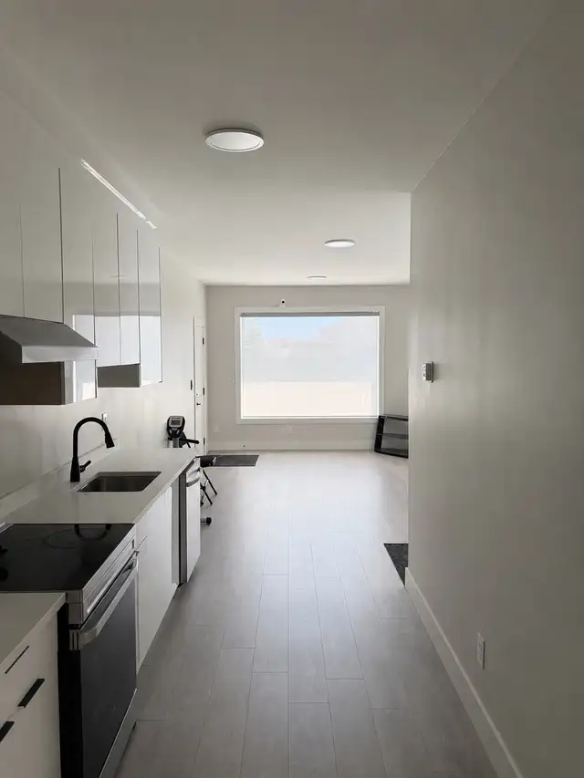 modern 2 bedroom basement suite for rent in Long Term Rentals in Abbotsford - Image 2