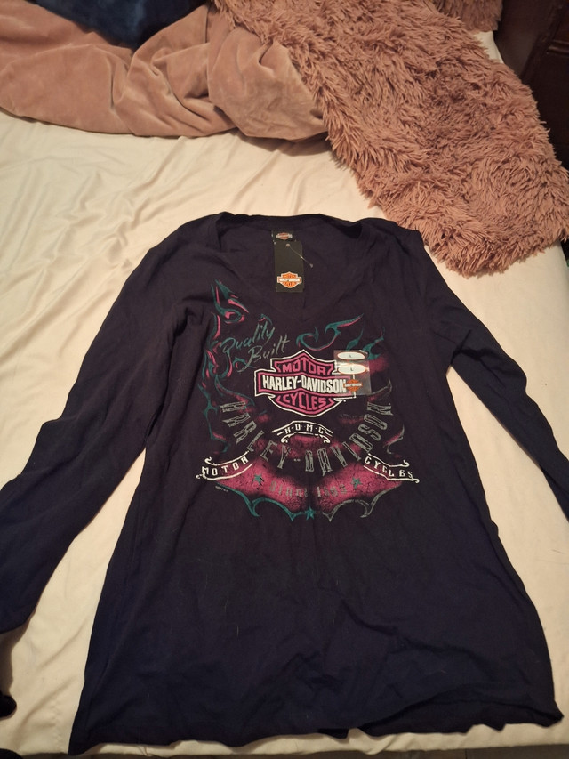 Womens large Harley Davidson long sleeve in Women's - Tops & Outerwear in Oshawa / Durham Region