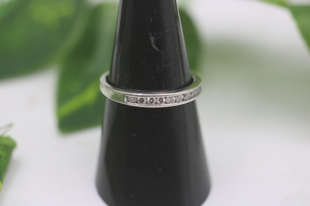 14KT White Gold Wedding Band w/ Diamonds, 2,3g, 0.25CT (#6101) in Jewellery & Watches in City of Halifax - Image 3