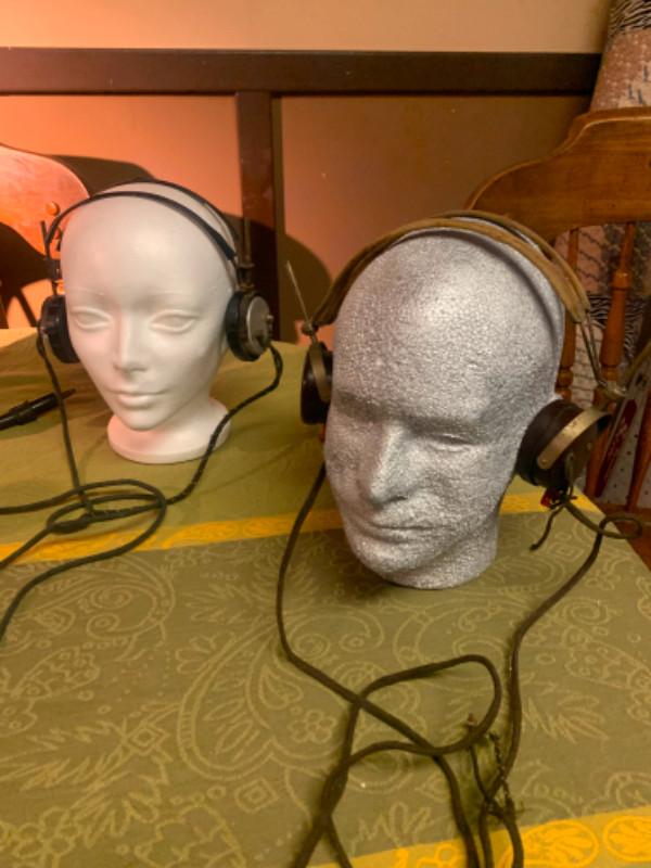 Vintage military headsets in Arts & Collectibles in Calgary - Image 2