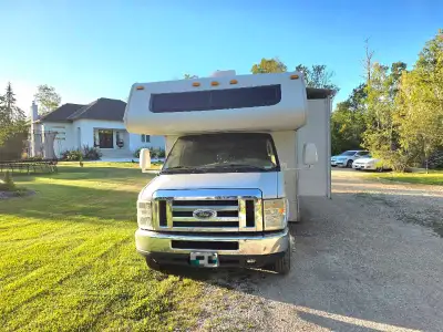 Ford E-450 Coachmen Freelander Class C 32’ long New Safety 1 big slide Sleeps 8+ 10 Seat belts Ford...