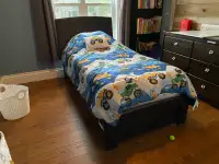 Base de lit simple pour enfants 