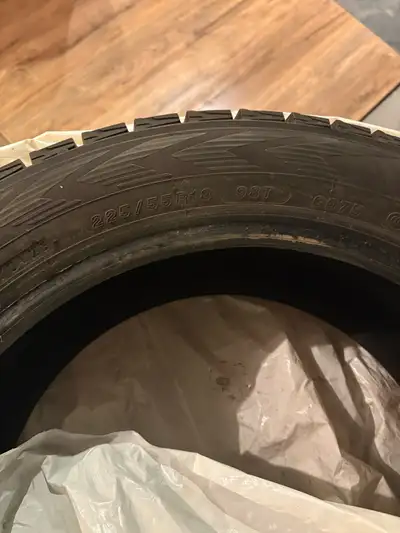 Pneus * Marque : Yokohama * Modèle : iceGUARD G075 * Dimension : 225/55 R18 * Indice de charge : 98...