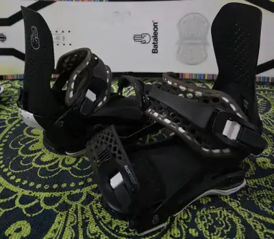 Bataleon Astro Full Wrap Snowboard Bindings – Size M – All-Mount, View more