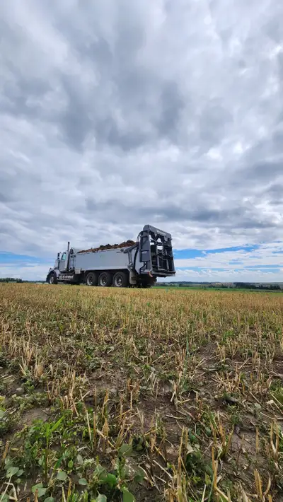 Need the power and precision of a well built manure spreader? ARROW MCKEE offers extreme duty spread...