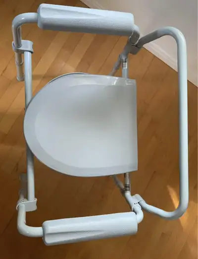 Chaise d’aisance pliante **** NEUF ****, View more