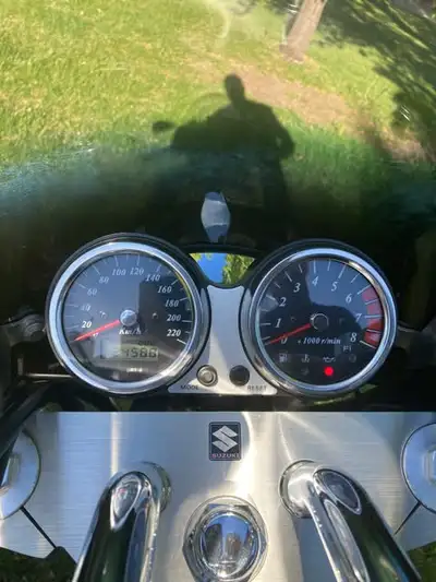 Beautiful bike. Tires are good. Lots of chrome. Aftermarket parts (hyper charger, fuel programmer ,...