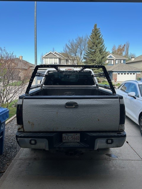 Ford F250 Lariat Crew Cab 4WD 2008 in Cars & Trucks in Calgary - Image 2