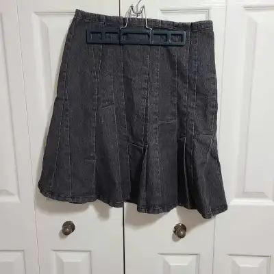 Jacob black denim skirt womans 5-6 , View more