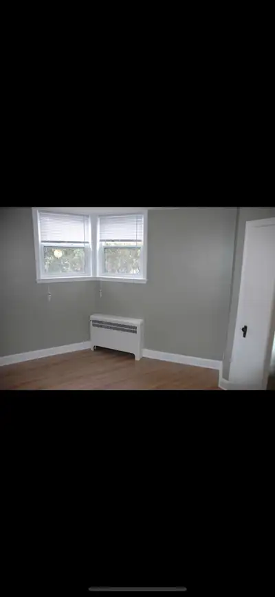 LARGE, RENOVATED ONE-BEDROOM. RENOVATED ONE BEDROOM APT. IN QUIET BUILDING - NEW KITCHEN, NEW 3 PIEC...