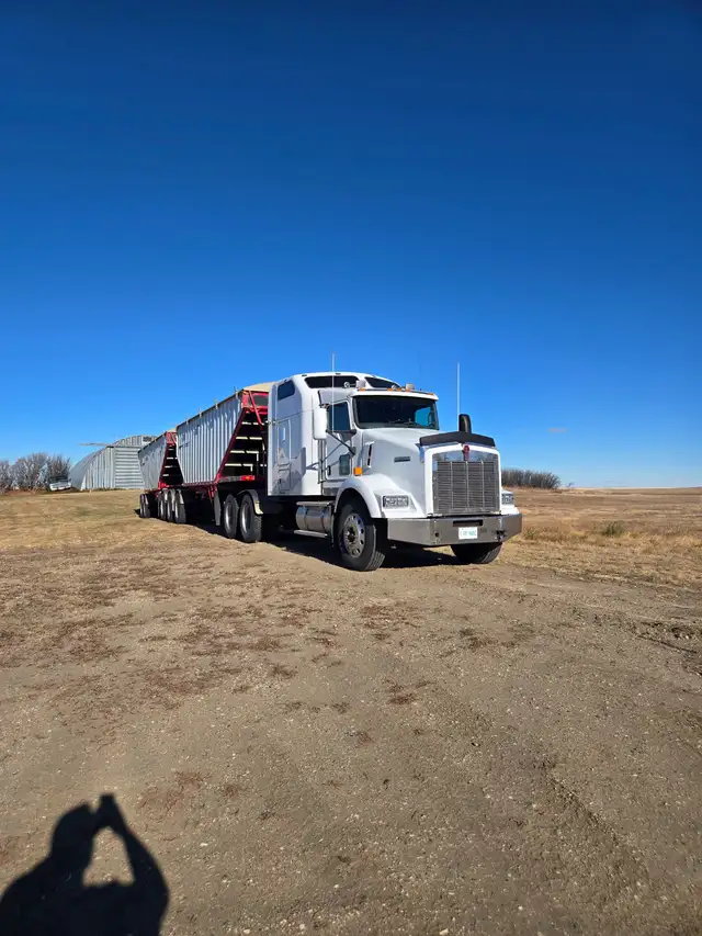 2006 Kenworth t800 C15 in Heavy Trucks in Saskatoon - Image 2