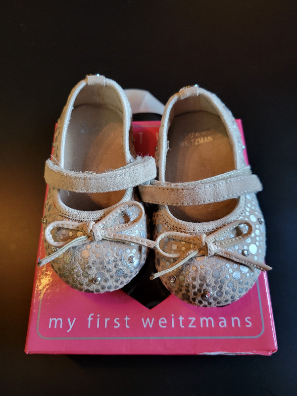 Stuart Weitzman my first weitzmans souliers filles taille 4 size dans Vêtements - 18 à 24 mois  à Laval/Rive Nord