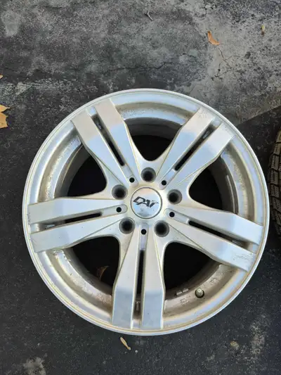 4 mags 16 pouces a vendre en bonne condition, etait monte sur Kia sportage.