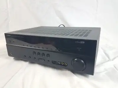 Yamaha RX V667 7.2 channel natural sound av reciever in excellent cosmetic condition, and perfect wo...