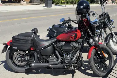 H-D 2023 FXBBS Street Bob 114 - 3995 km. Redline Red Purchased through Gasoline Alley H-D. Financing...