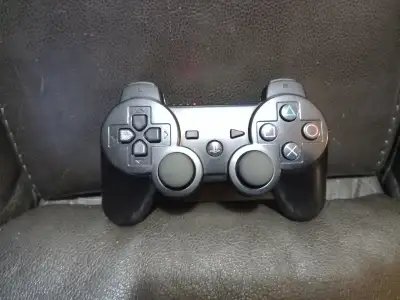 Sony Playstation 3, PS3 O.E.M Controller Almost mint (Other then normal wear and tear), works great...