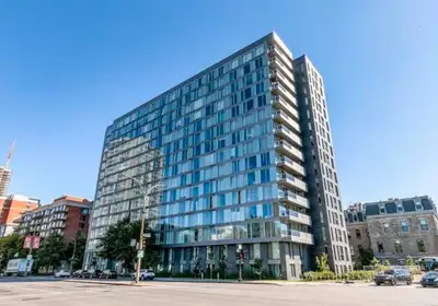 Beautiful, bright, luxury condo in 12th floor