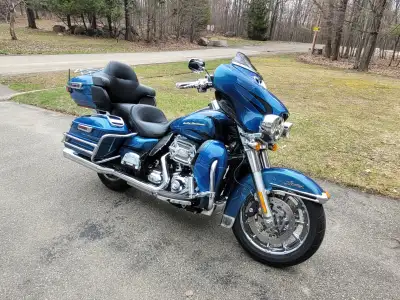 Harley-Davidson Ultra Limited FLHTK, 103 pc, bas kilométrage, bleu métallique, programmation Stage1,...