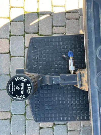 PRICE REDUCED ! About 1/3 of original purchase price. Sturdiest, strongest step rated for 400 lbs. T...