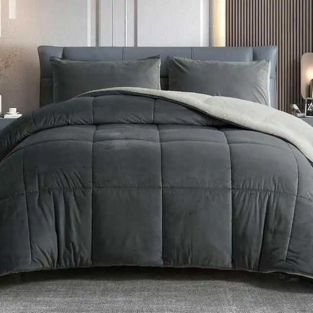 Queen comforter set in Bedding in London - Image 2