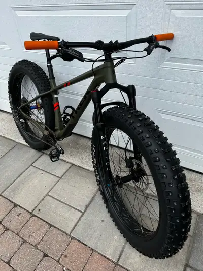 Vélo Trek Farley 9.6 haut de gamme carbone fatbike taille moyen, View more