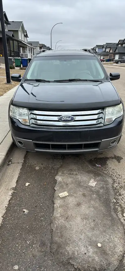 Selling my 2008 Ford Taurus X SEL seven seater van Automatic transmission, power windows, power mirr...