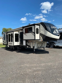 2017 Forest River Sierra 377FLIK